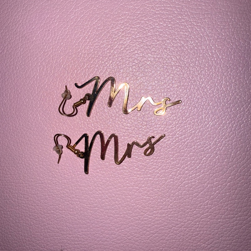 Mrs Earrings